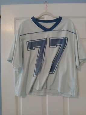 American Eagle Outfitters Blue and White Jersey Tee